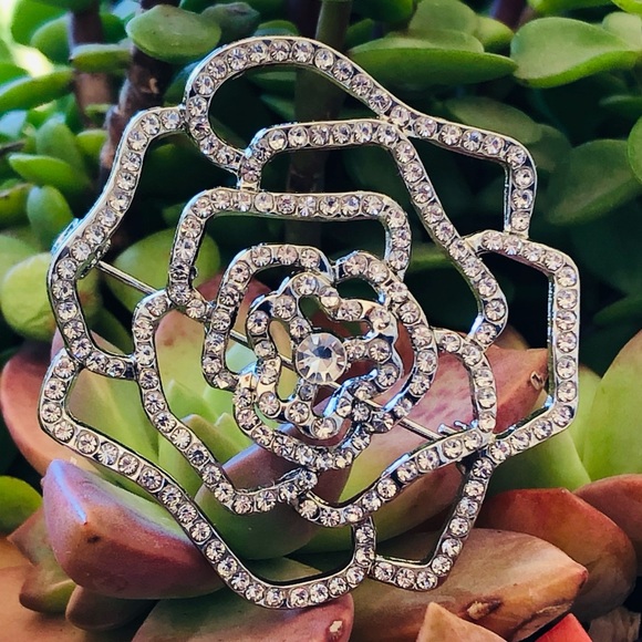 Camellia Flower Rhinestone Brooch, 2”, NWOT - Picture 4 of 12